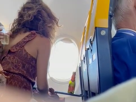 sesso orale in aereo Ryanair