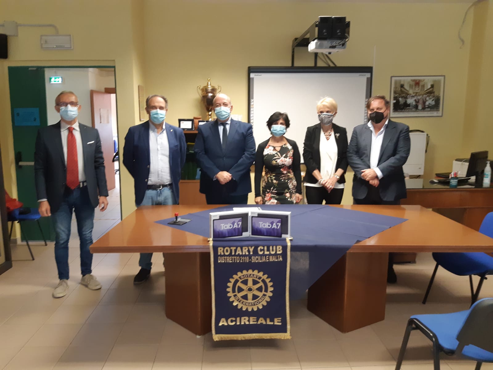 tablet donati da Rotary Club Acireale