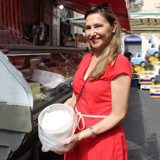 Insegnante di cucina, wedding e event planner, Loredana Crisafi è la fondatrice della Scuola 