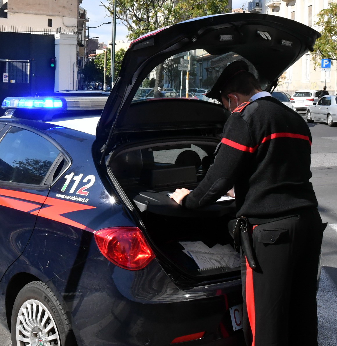 arresto furto negozio d'abbigliamento