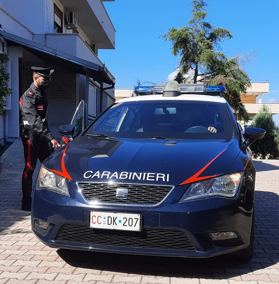 Carabinieri insulti