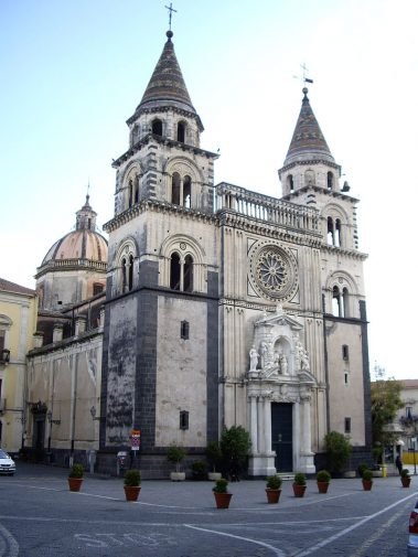 La Basilica Cattedrale occupa un'area che, in origine, era cimiteriale