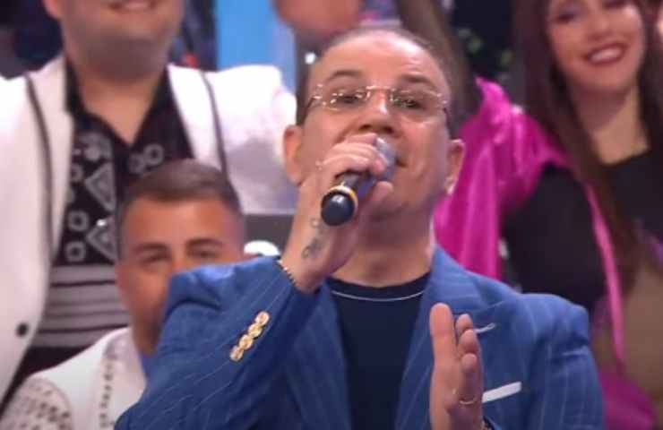 Gianni Celeste canta a Ciao Darwin