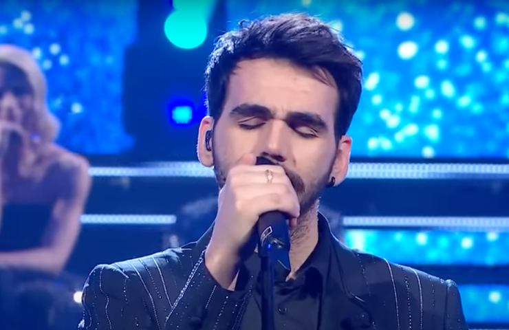 Ignazio in un'esibizione solista su Mediaset