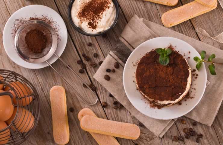 preparazione tiramisù